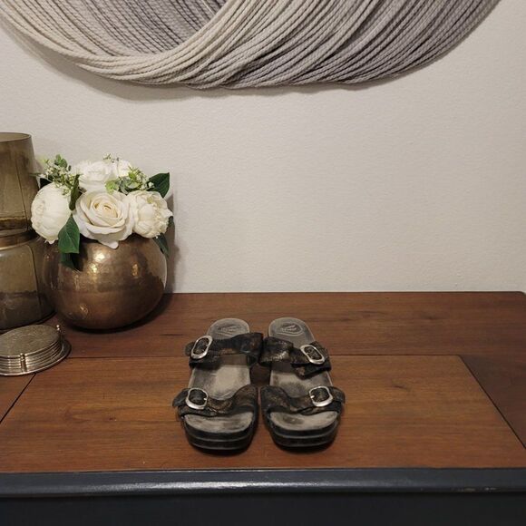 Dansko Sandals Sz 37 (US-6.5) - Picture 2 of 5